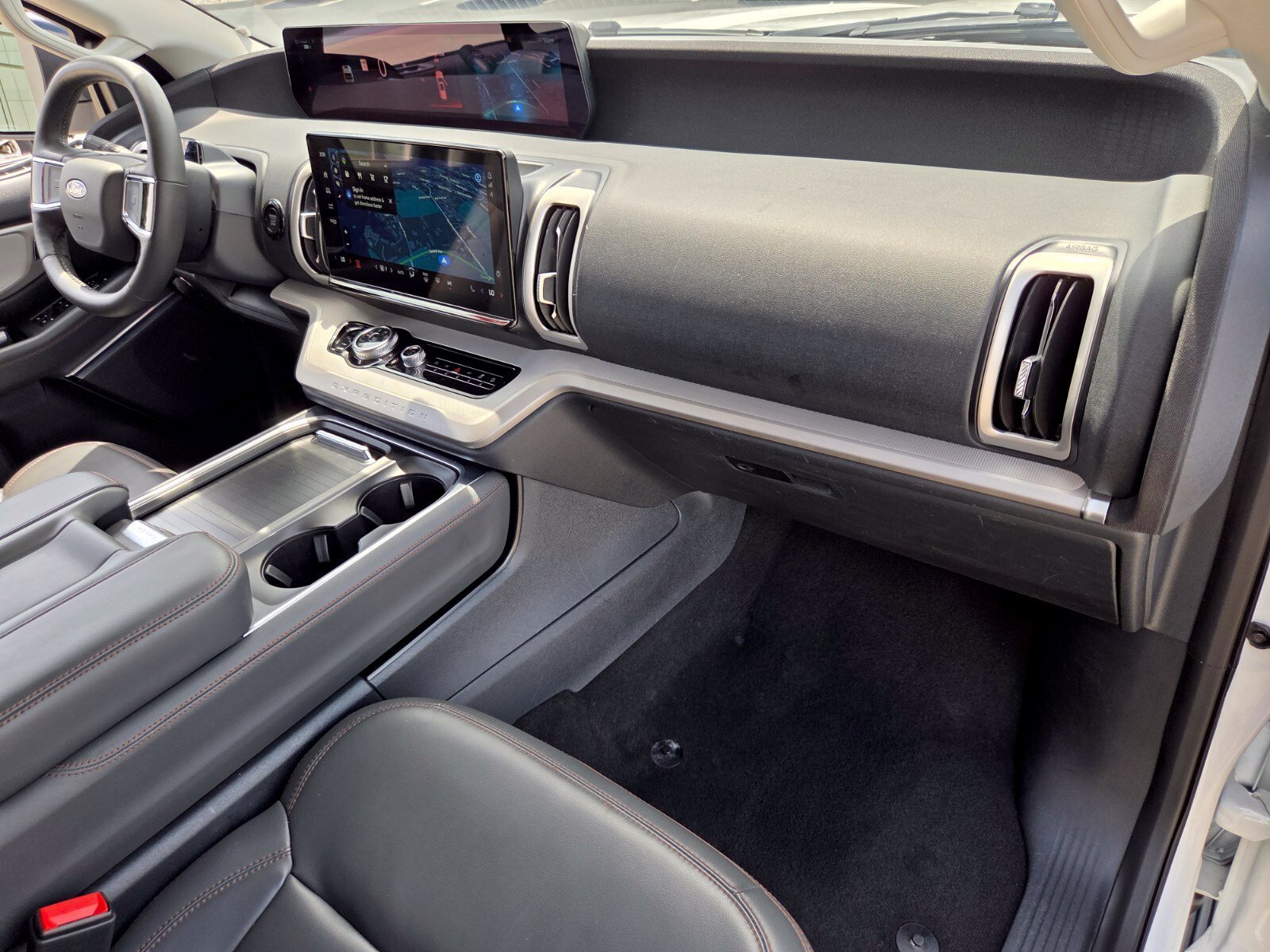 Used 2025 Ford Expedition Active AWD/4WD image 19
