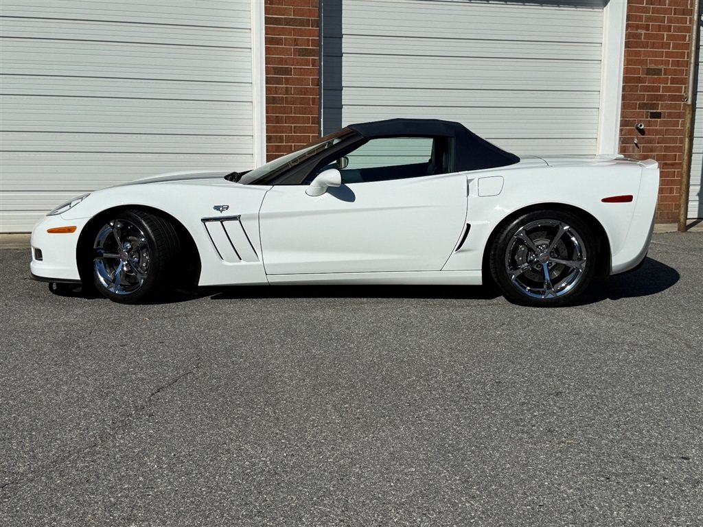 Used 2013 Chevrolet Corvette Grand Sport w/ 4LT Preferred Equipment Group RWD image 6