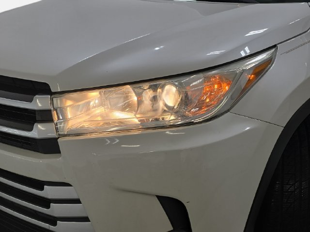 Used 2018 Toyota Highlander XLE AWD/4WD image 31
