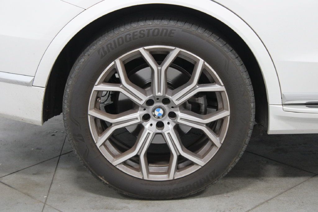 Used 2025 BMW X7 xDrive40i AWD/4WD image 12