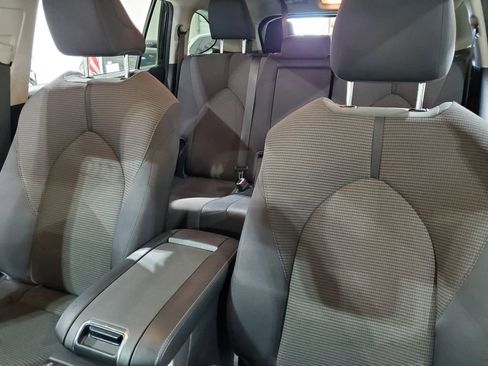 Used 2022 Toyota Highlander L image 38