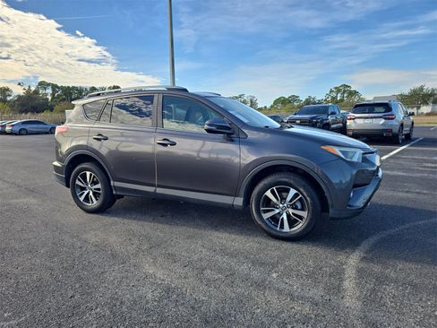Used 2017 Toyota RAV4 XLE image 2