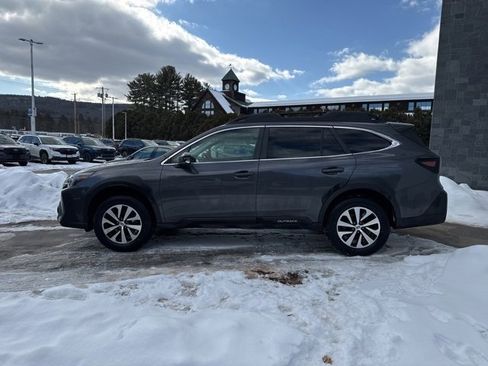 Used 2023 Subaru Outback Premium image 8