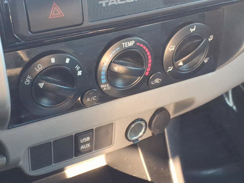 Used 2015 Toyota Tacoma PreRunner w/ SR5 Package image 22