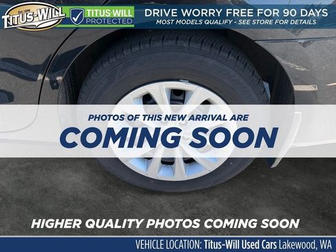 Used 2017 Toyota Camry LE FWD image 5