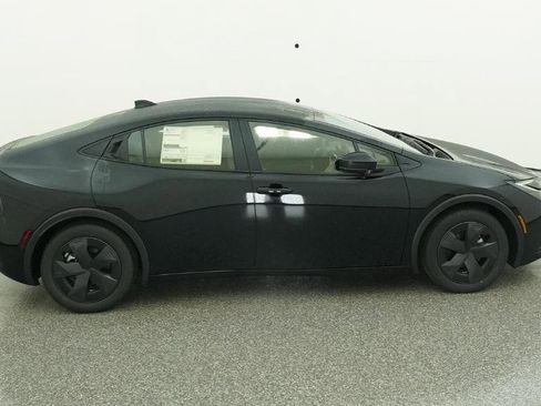 New 2026 Toyota Prius LE image 11