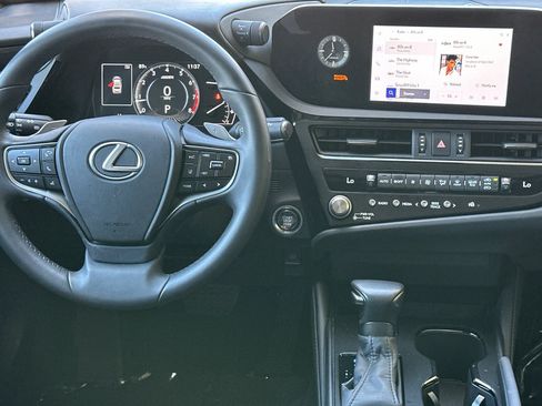 Certified 2025 Lexus ES 350 w/ Accessory Package (Z2) FWD image 29