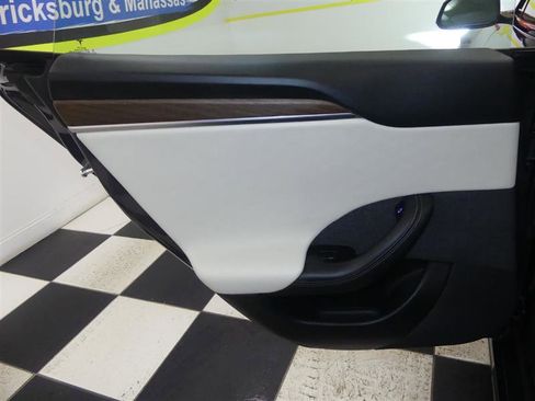 Used 2021 Tesla Model S Plaid image 26