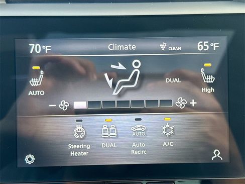 Used 2023 INFINITI Q50 Sensory image 17