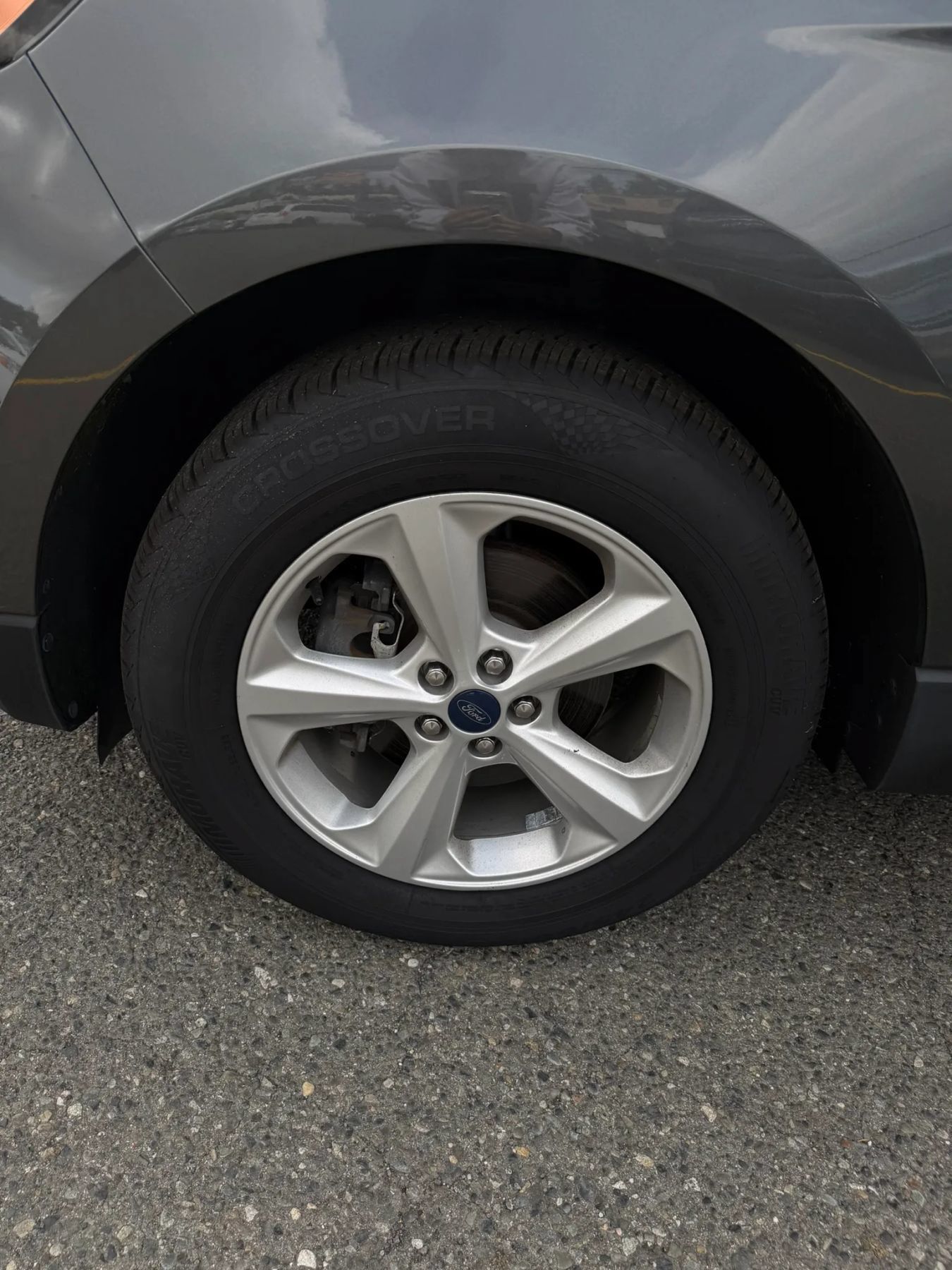 Used 2020 Ford Edge SE FWD image 18