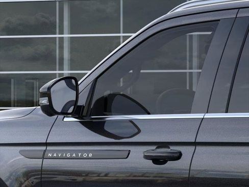New 2026 Lincoln Navigator L Black Label AWD/4WD image 20
