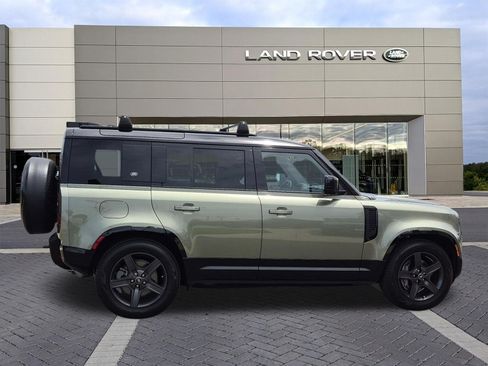 Certified 2024 Land Rover Defender 110 X-Dynamic SE AWD/4WD image 4