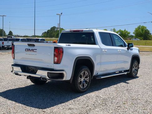New 2026 GMC Sierra 1500 SLE w/ X31 Off-Road Package AWD/4WD image 8
