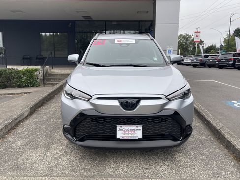 Certified 2024 Toyota Corolla Cross AWD Hybrid image 2