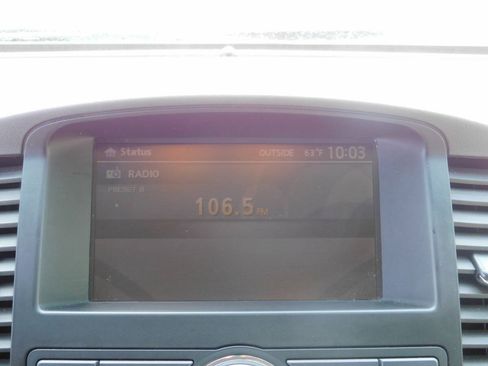Used 2011 Nissan Pathfinder Silver AWD/4WD image 13