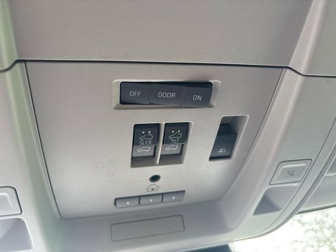 Used 2018 GMC Sierra 2500 Denali w/ Duramax Plus Package image 23