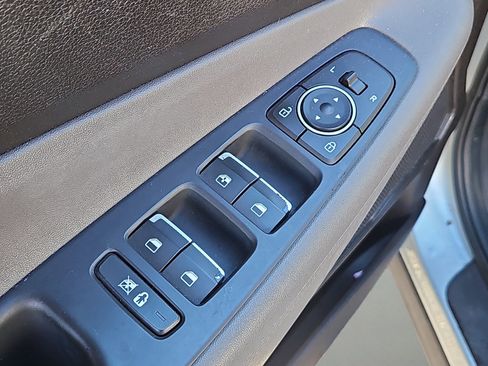 Used 2019 Hyundai Santa Fe SE image 14