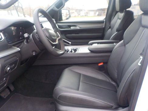 New 2026 Jeep Grand Wagoneer Limited image 19