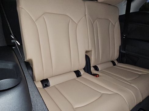 Certified 2025 Audi Q7 2.0T Premium w/ Convenience Plus Package image 19