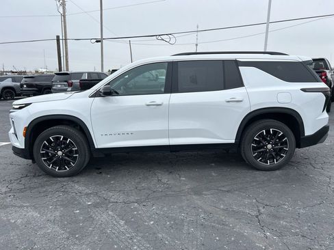Used 2025 Chevrolet Traverse LT w/ Sun and Wheel Package AWD/4WD image 8