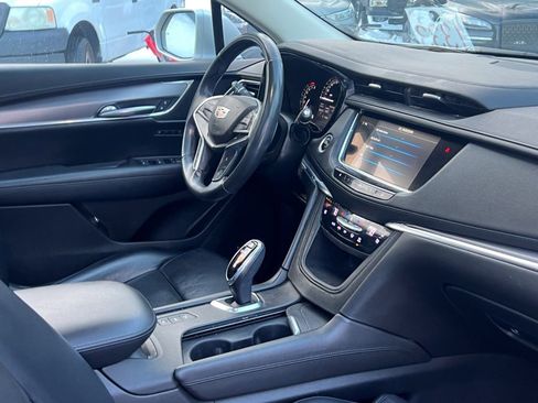 Used 2018 Cadillac XT5 Premium Luxury image 10