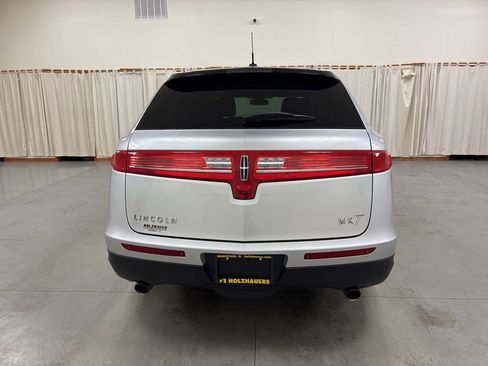 Used 2019 Lincoln MKT AWD image 7