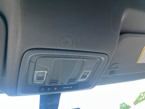 Used 2020 Chevrolet Silverado 1500 LT AWD/4WD image 37
