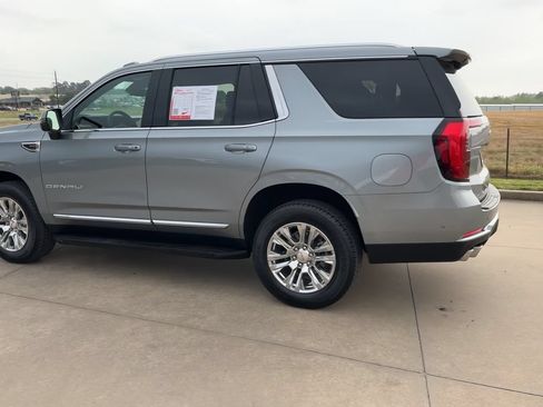 Used 2025 GMC Yukon Denali AWD/4WD image 5