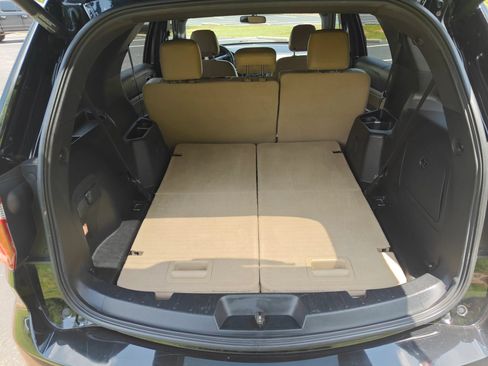 Used 2017 Ford Explorer XLT w/ Equipment Group 202A FWD image 18