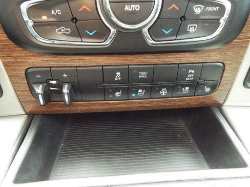 Used 2015 RAM 1500 Sport w/ Convenience Group AWD/4WD image 18