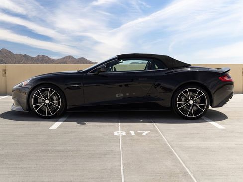 Used 2015 Aston Martin Vanquish Volante RWD image 10