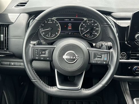 Used 2024 Nissan Pathfinder SV FWD image 19