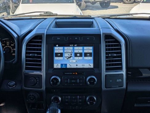 Used 2017 Ford F150 Platinum w/ Equipment Group 701A Luxury image 15