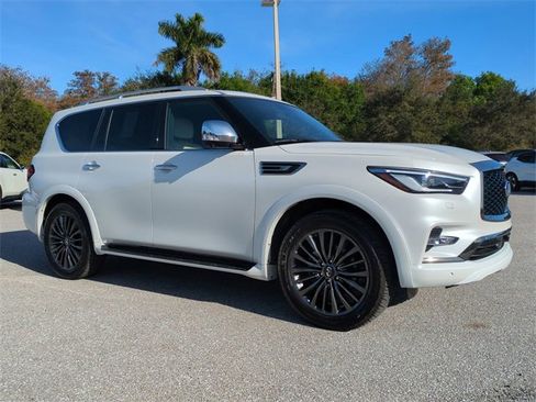 Used 2024 INFINITI QX80 Premium Select image 2