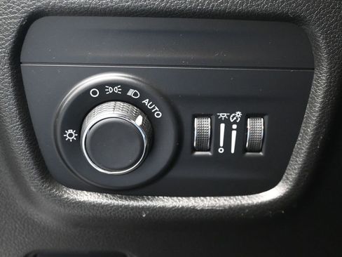 Used 2024 Jeep Grand Cherokee Altitude AWD/4WD image 16