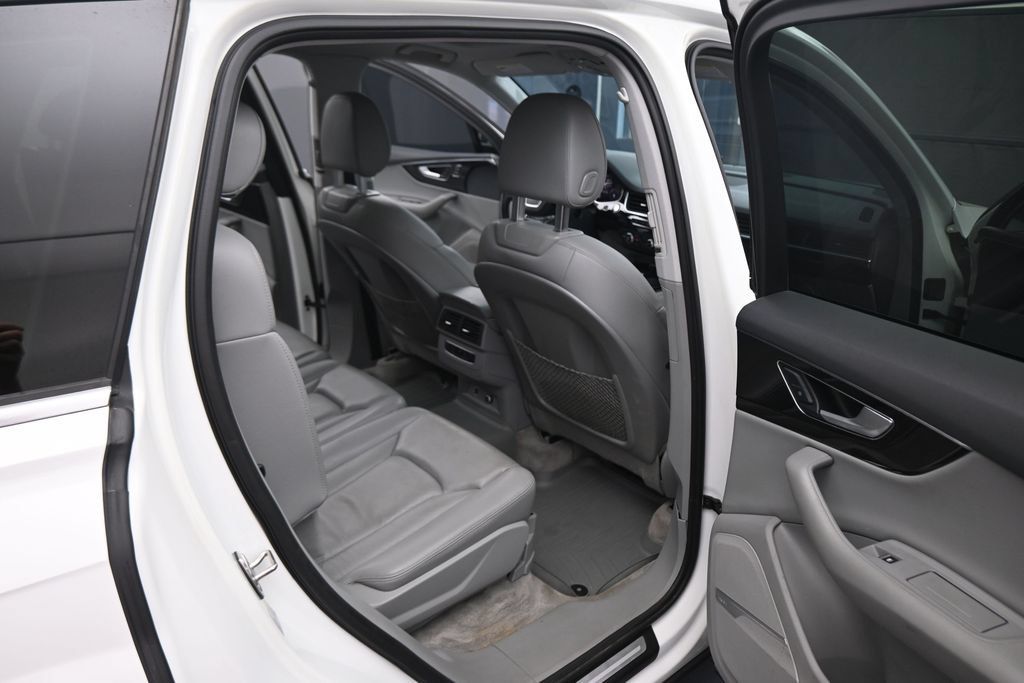 Used 2019 Audi Q7 3.0T Premium Plus AWD/4WD image 45