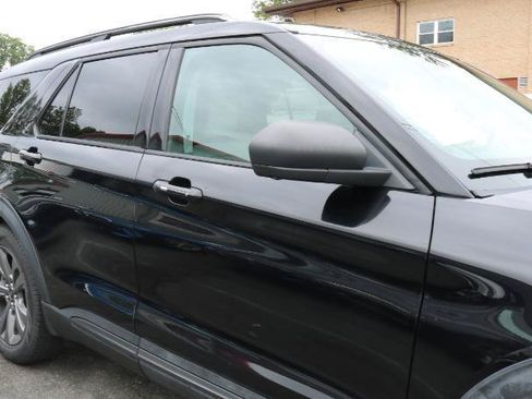 Used 2021 Ford Explorer XLT w/ Equipment Group 202A RWD image 3