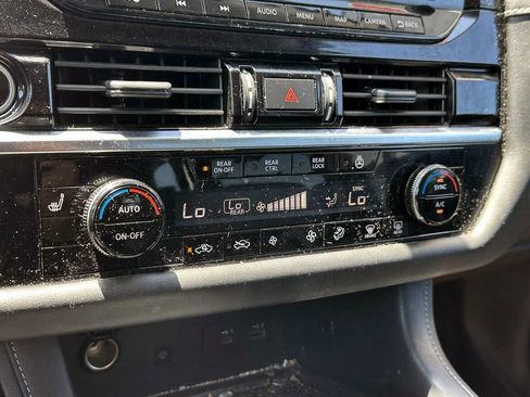 Certified 2023 Nissan Pathfinder SL image 30