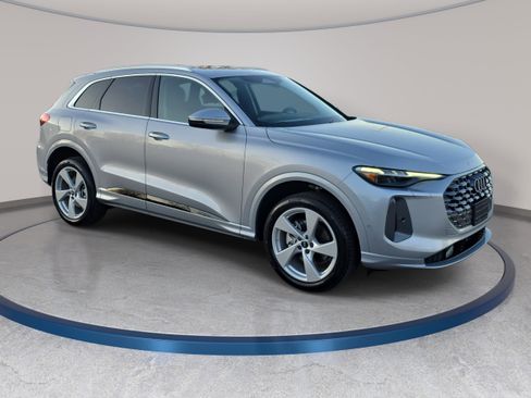 New 2025 Audi Q5 Premium Plus image 3