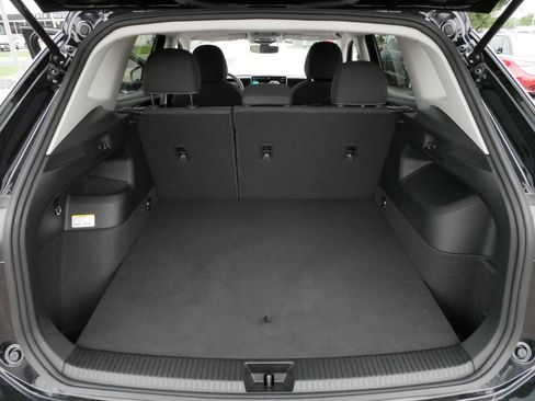 Certified 2025 Volkswagen Tiguan S AWD/4WD image 17