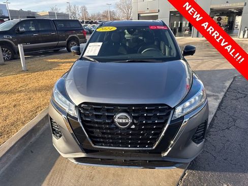Certified 2024 Nissan Kicks SR image 2