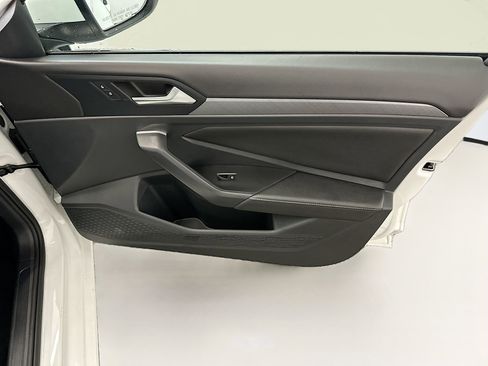 Used 2024 Volkswagen Jetta SE w/ Panoramic Sunroof Package FWD image 33