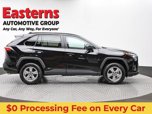 Used 2023 Toyota RAV4 LE AWD/4WD image 4