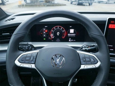 New 2026 Volkswagen Tiguan SE R-Line image 21