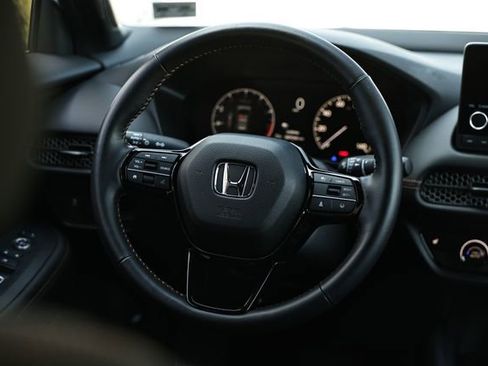 Used 2025 Honda HR-V Sport image 26