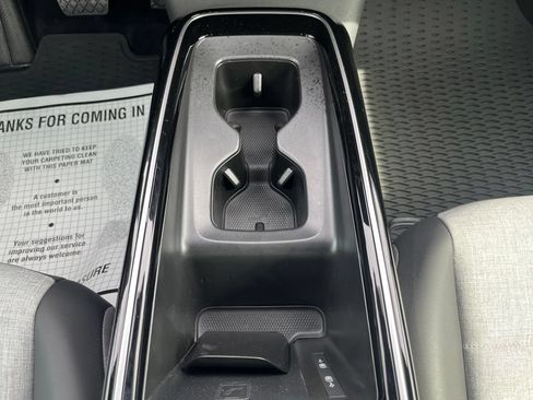 Used 2025 Volkswagen ID.4 Pro AWD/4WD image 14