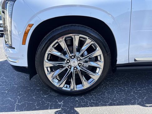 New 2026 Cadillac Escalade ESV Luxury AWD/4WD image 10