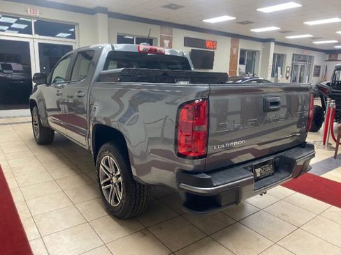 Used 2021 Chevrolet Colorado LT image 2