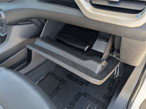 Used 2018 GMC Terrain Denali w/ Comfort Package image 32