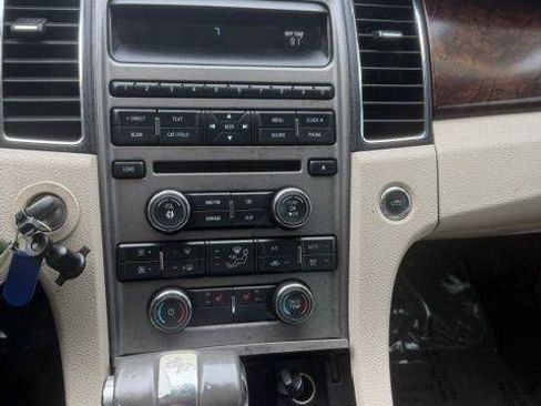 Used 2010 Ford Taurus SEL AWD/4WD image 16